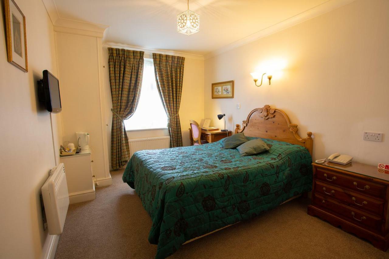Fines Bayliwick Hotel